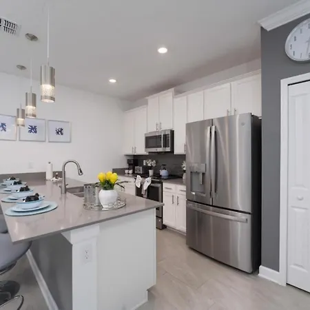 Brand New Luxury 5 Bedroom Pool Home 272
